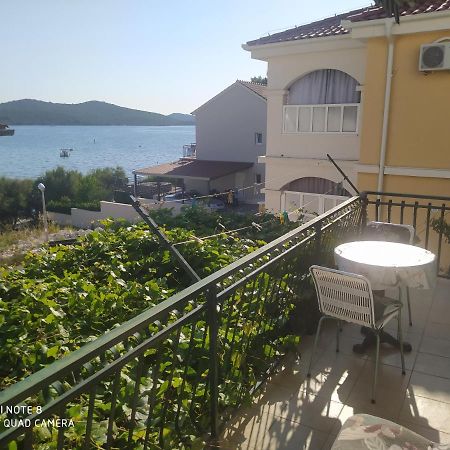 Apartments Luca Жаборич Экстерьер фото