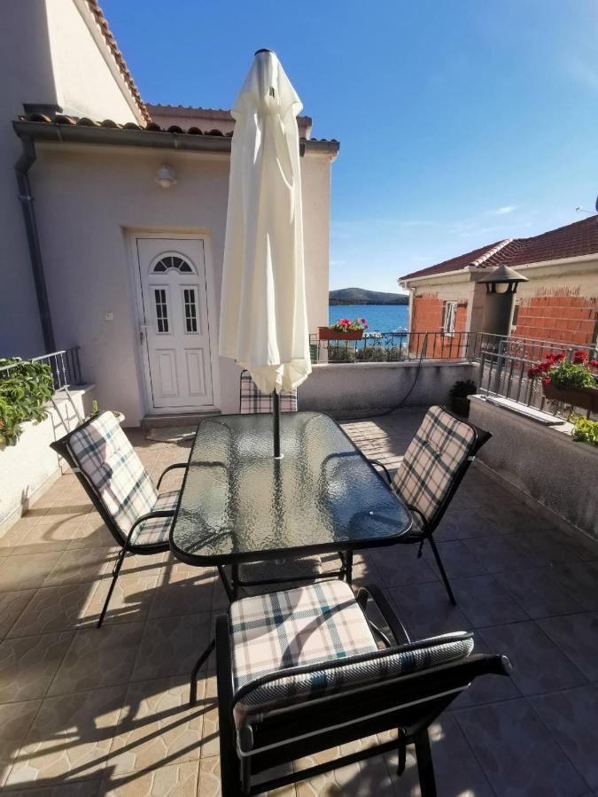 Apartments Luca Жаборич Экстерьер фото