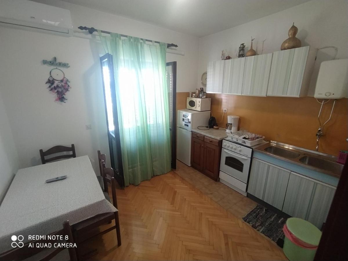 Apartments Luca Жаборич Экстерьер фото